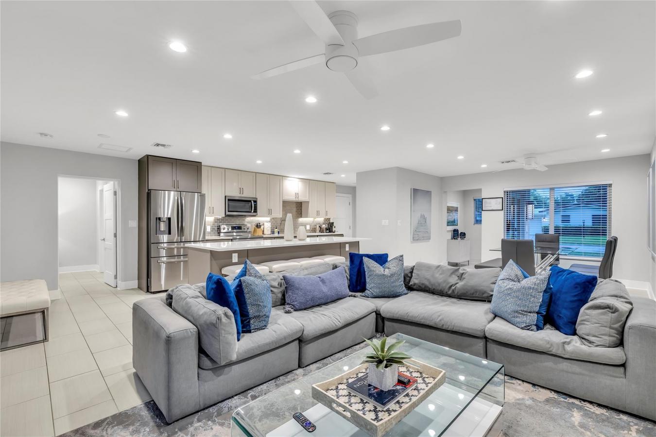 Lighthouse Point, Florida, 33064, United States, 3 Bedrooms Bedrooms, ,3 BathroomsBathrooms,Residential,For Sale,1828841