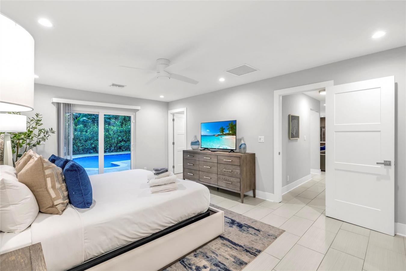 Lighthouse Point, Florida, 33064, United States, 3 Bedrooms Bedrooms, ,3 BathroomsBathrooms,Residential,For Sale,1828841