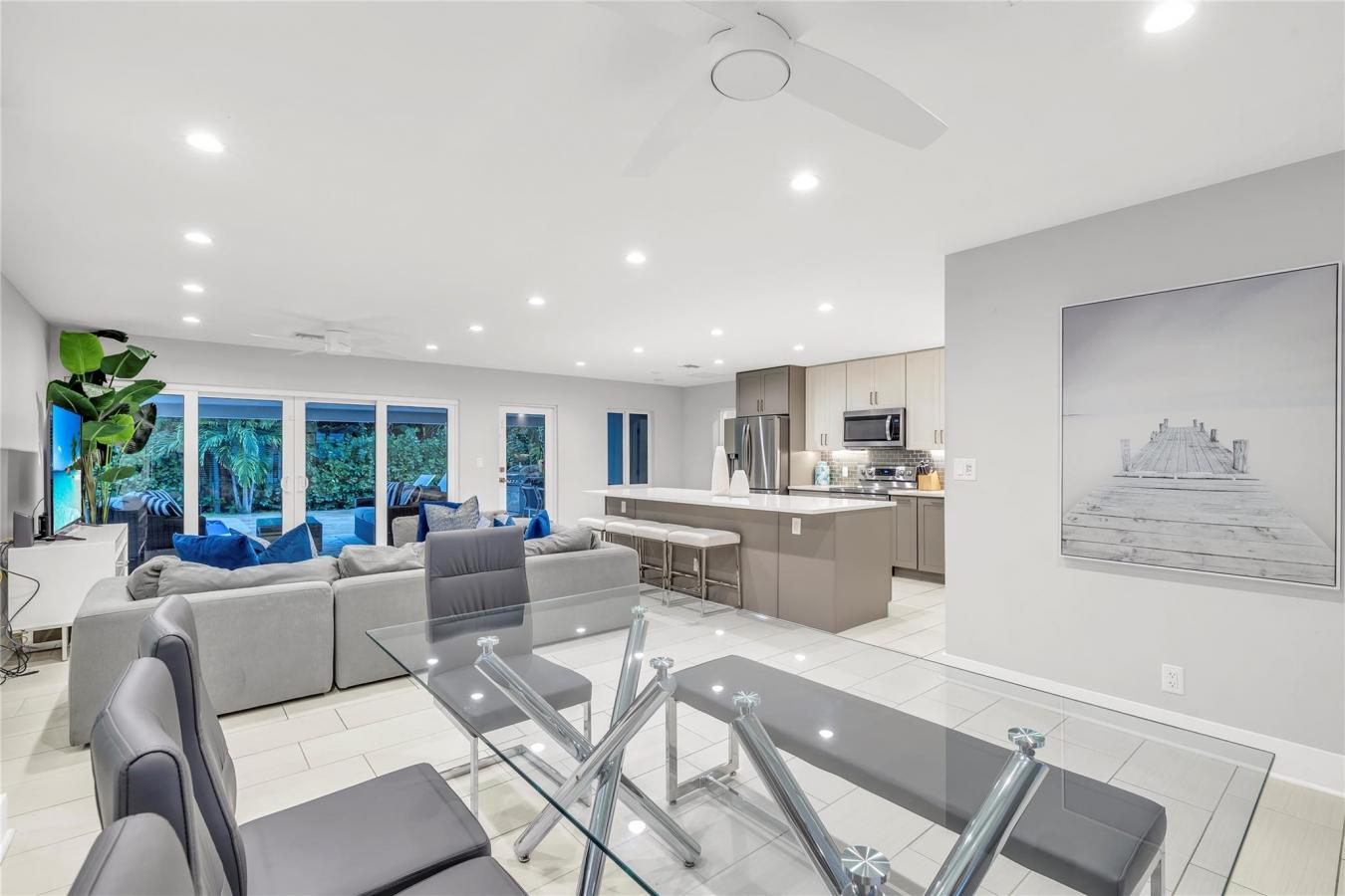 Lighthouse Point, Florida, 33064, United States, 3 Bedrooms Bedrooms, ,3 BathroomsBathrooms,Residential,For Sale,1828841