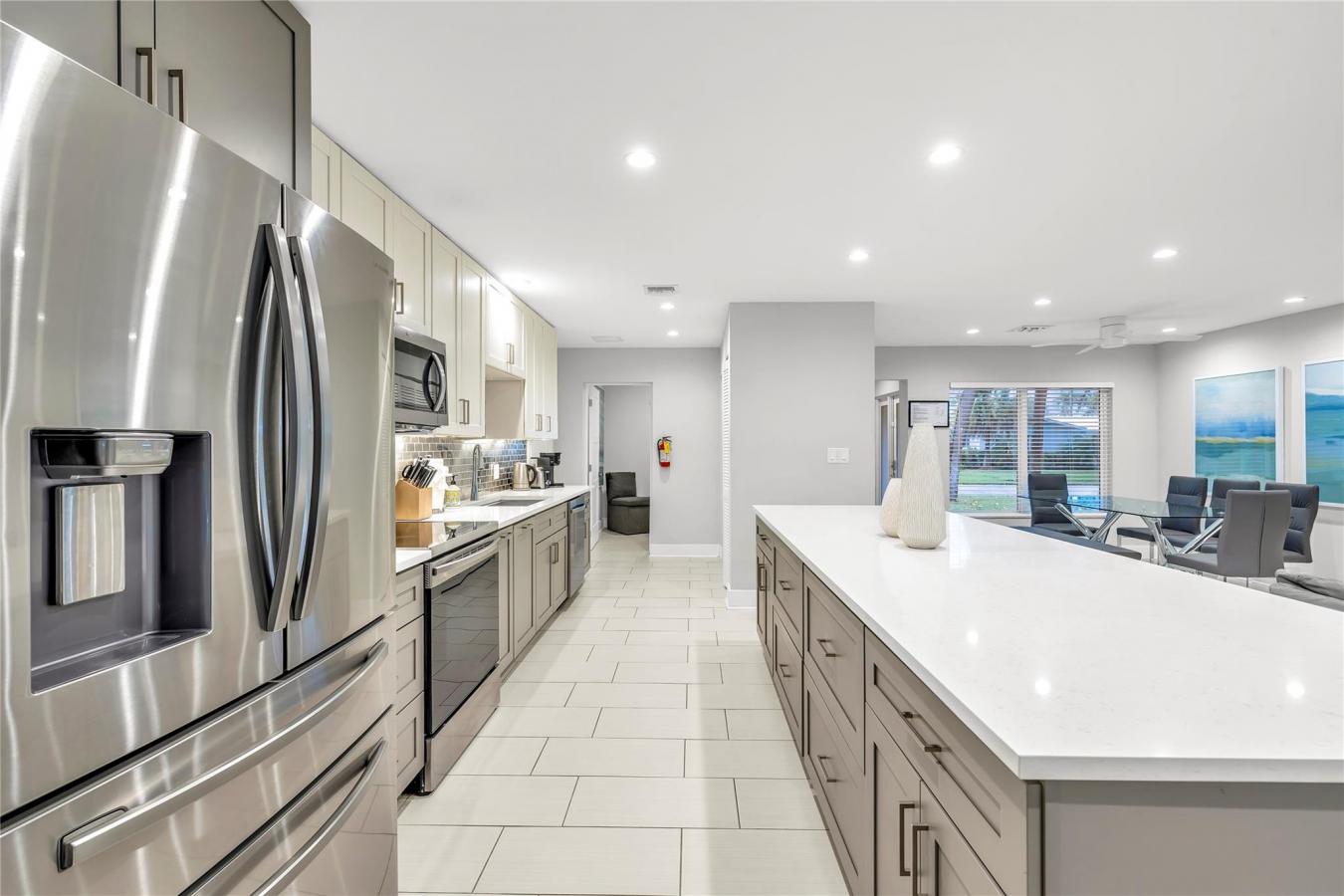 Lighthouse Point, Florida, 33064, United States, 3 Bedrooms Bedrooms, ,3 BathroomsBathrooms,Residential,For Sale,1828841