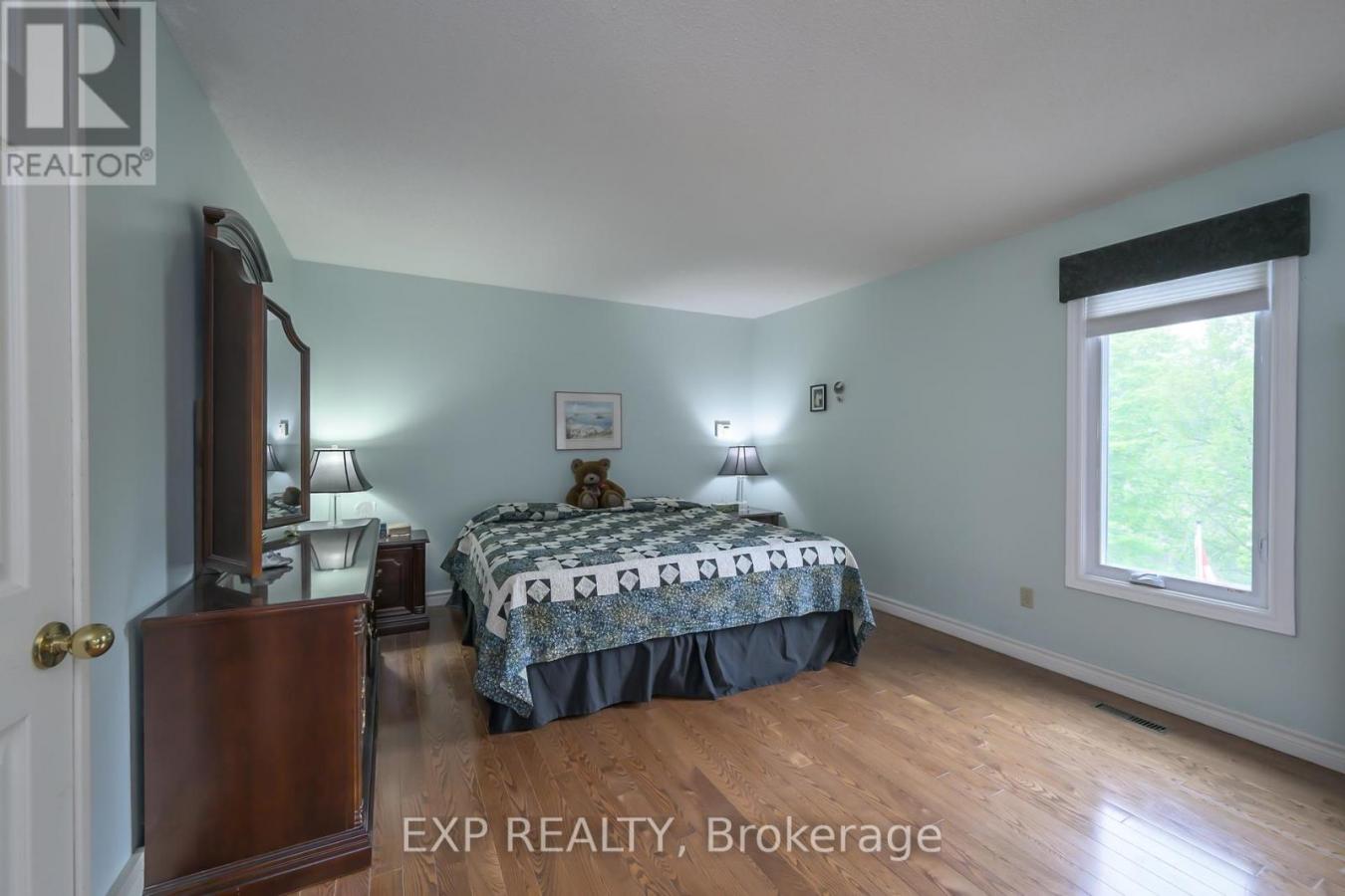 London North (North A), ON, N6G4W5, Canada, 5 Bedrooms Bedrooms, ,Residential,For Sale,1828838