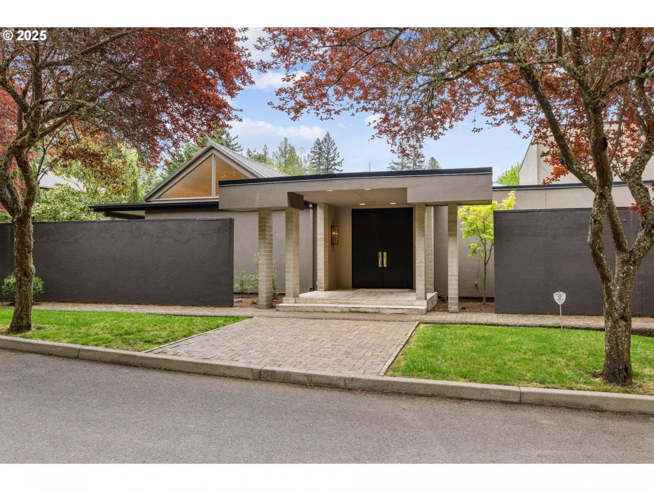 Portland, Oregon, 97221, United States, 7 Bedrooms Bedrooms, ,5 BathroomsBathrooms,Residential,For Sale,1828835