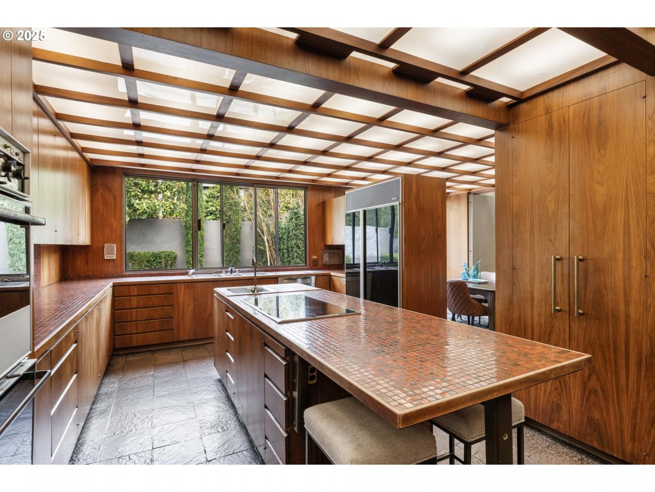 Portland, Oregon, 97221, United States, 7 Bedrooms Bedrooms, ,5 BathroomsBathrooms,Residential,For Sale,1828835