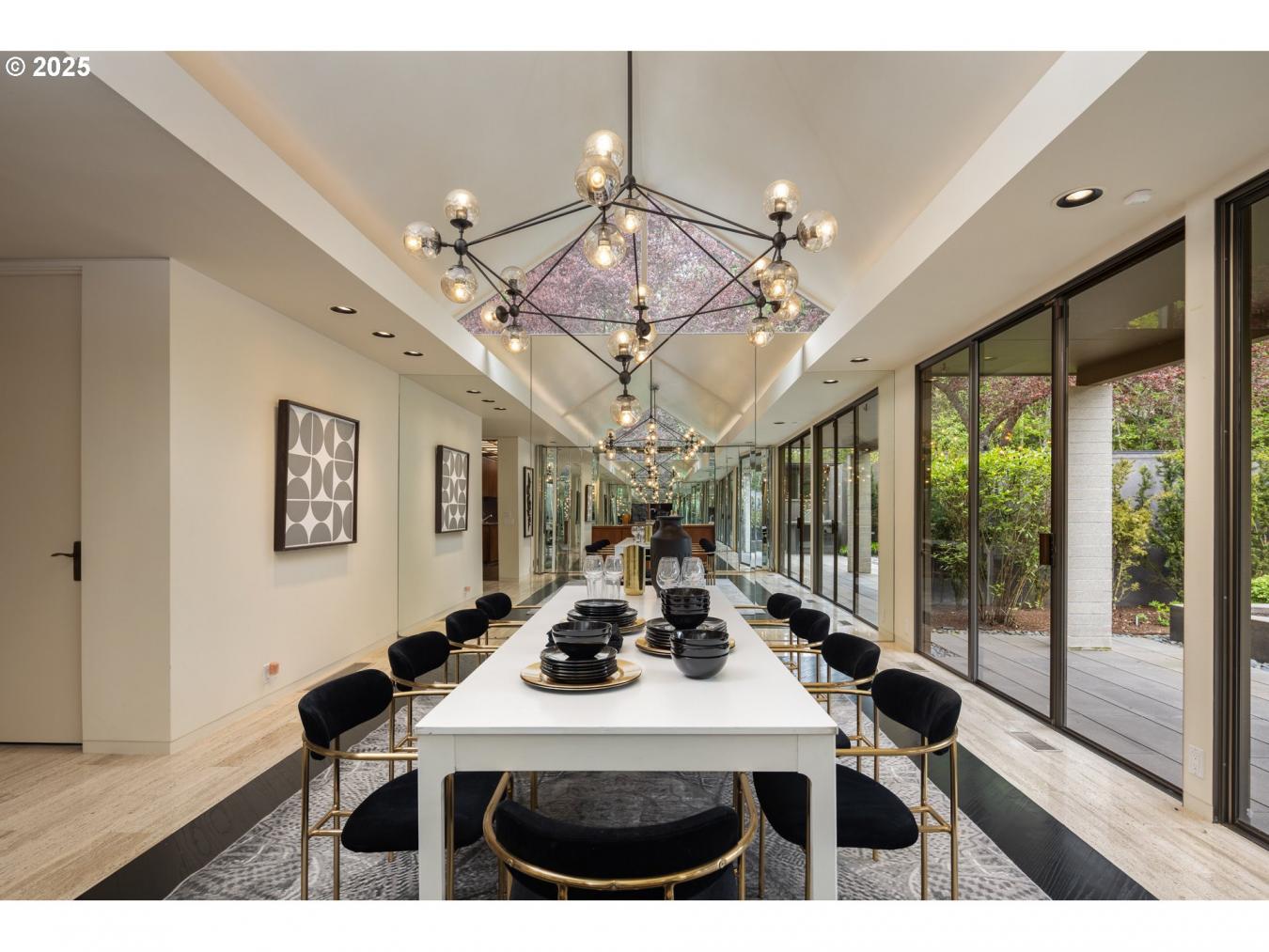 Portland, Oregon, 97221, United States, 7 Bedrooms Bedrooms, ,5 BathroomsBathrooms,Residential,For Sale,1828835