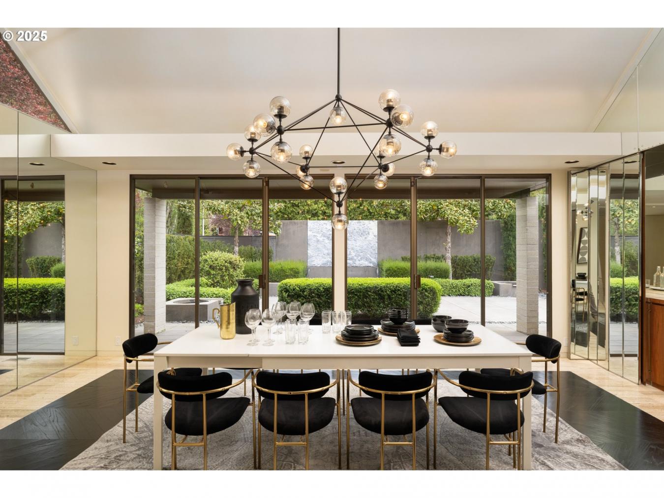 Portland, Oregon, 97221, United States, 7 Bedrooms Bedrooms, ,5 BathroomsBathrooms,Residential,For Sale,1828835
