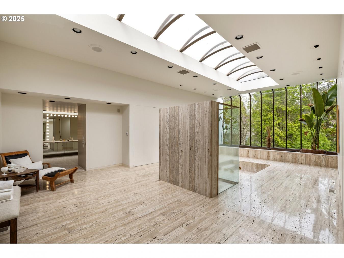 Portland, Oregon, 97221, United States, 7 Bedrooms Bedrooms, ,5 BathroomsBathrooms,Residential,For Sale,1828835