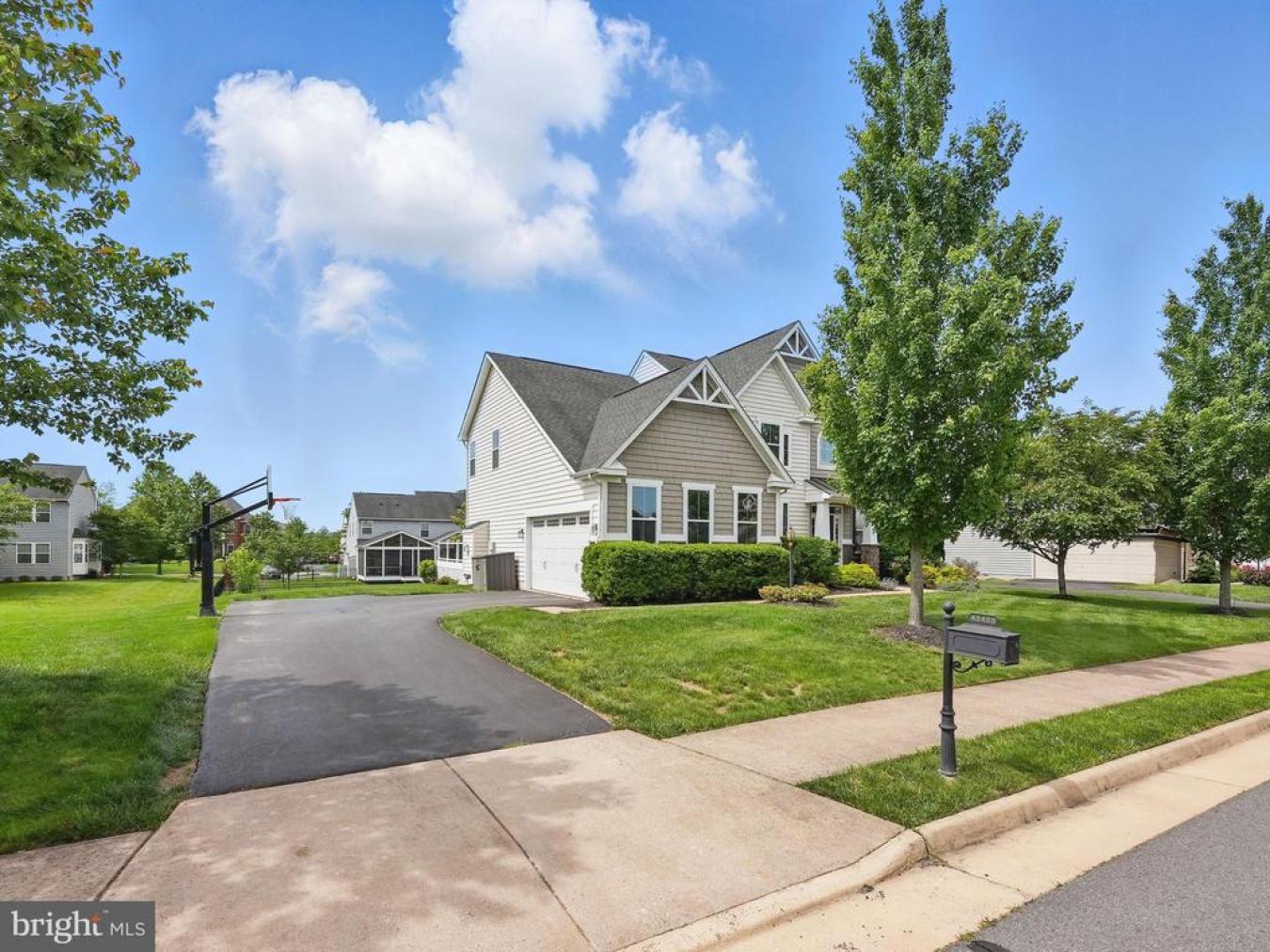 Chantilly, Virginia, 20152, United States, 5 Bedrooms Bedrooms, ,3 BathroomsBathrooms,Residential,For Sale,1828829