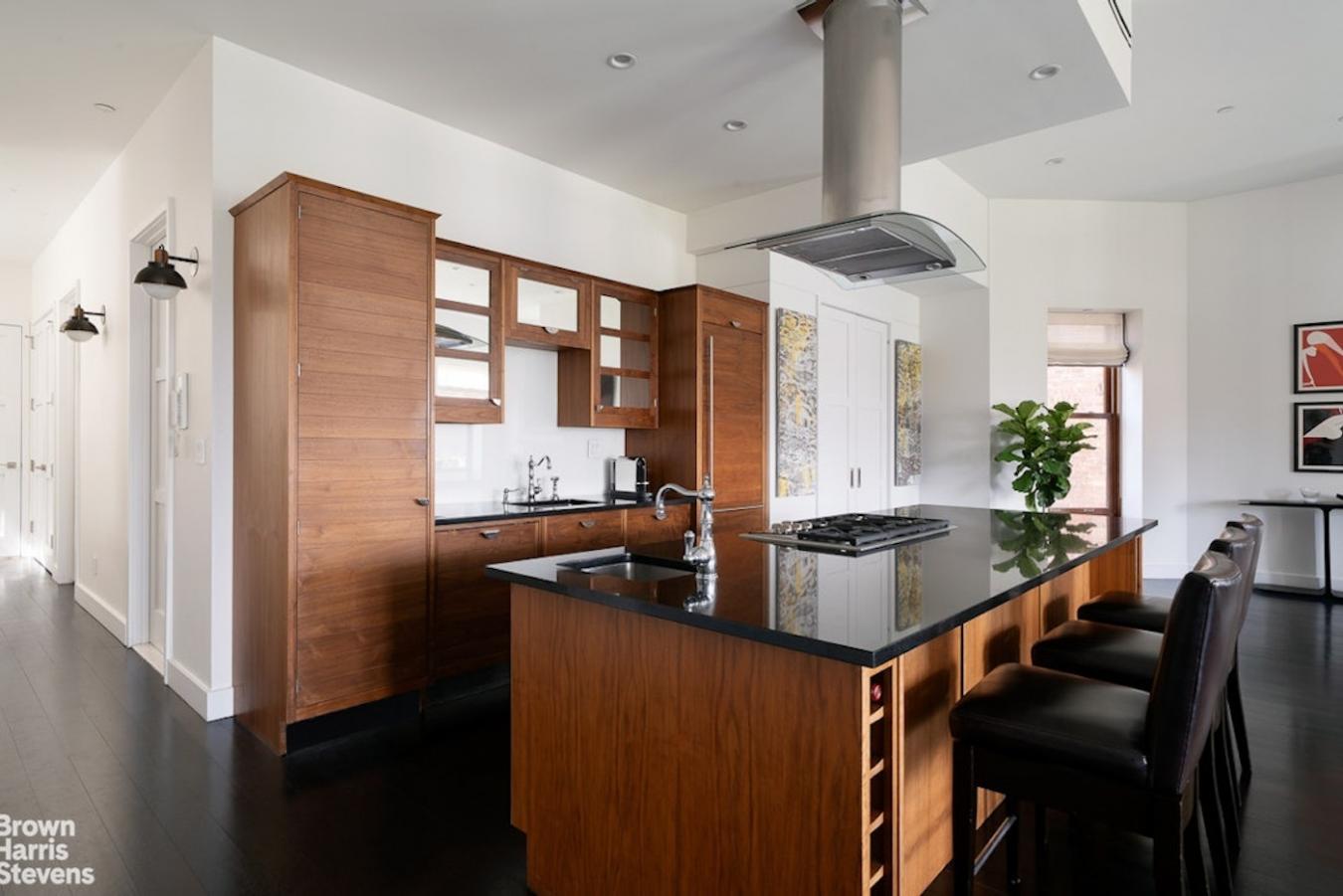 West Village, New York, 10011, United States, 3 Bedrooms Bedrooms, ,2 BathroomsBathrooms,Residential,For Sale,1824309