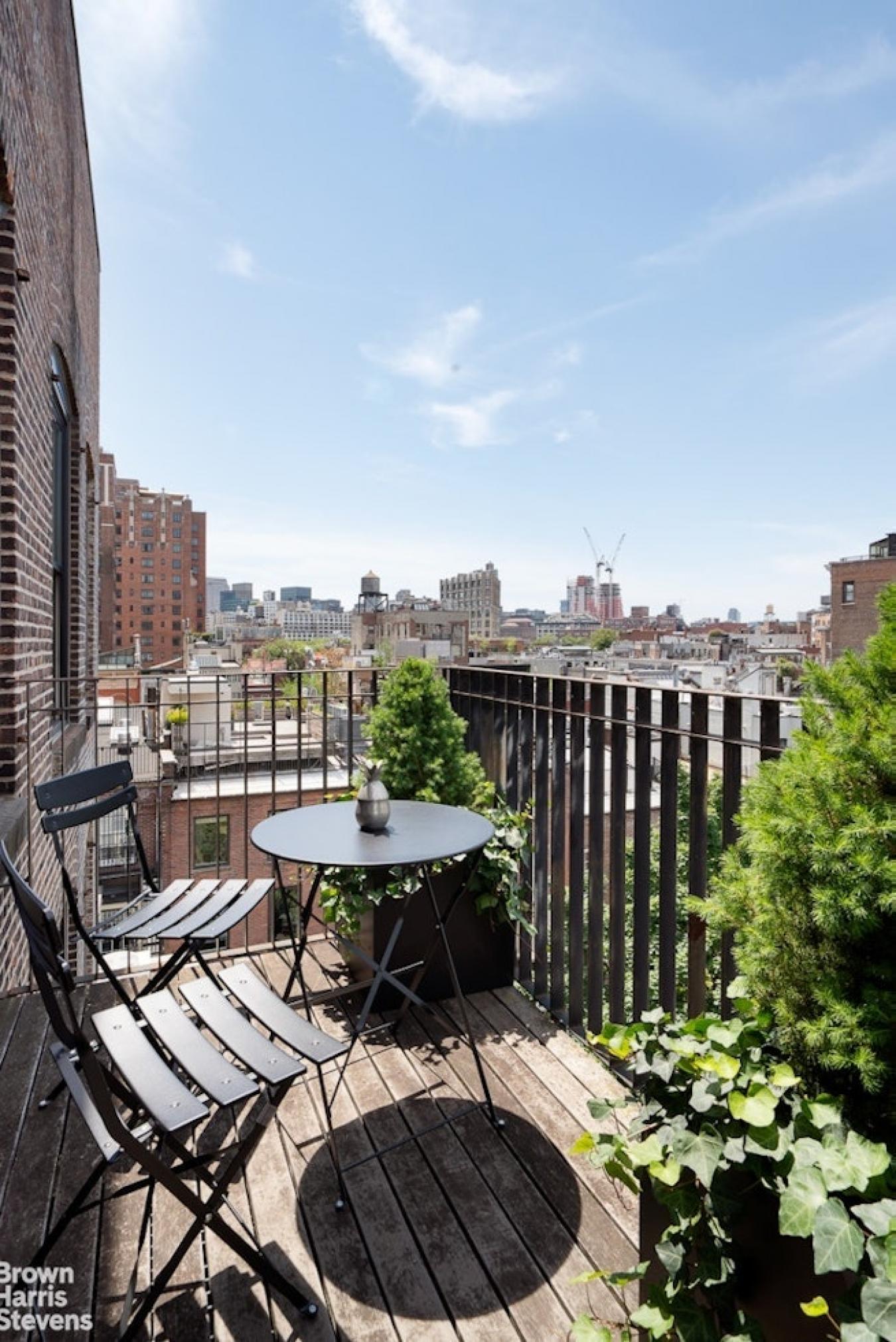 West Village, New York, 10011, United States, 3 Bedrooms Bedrooms, ,2 BathroomsBathrooms,Residential,For Sale,1824309