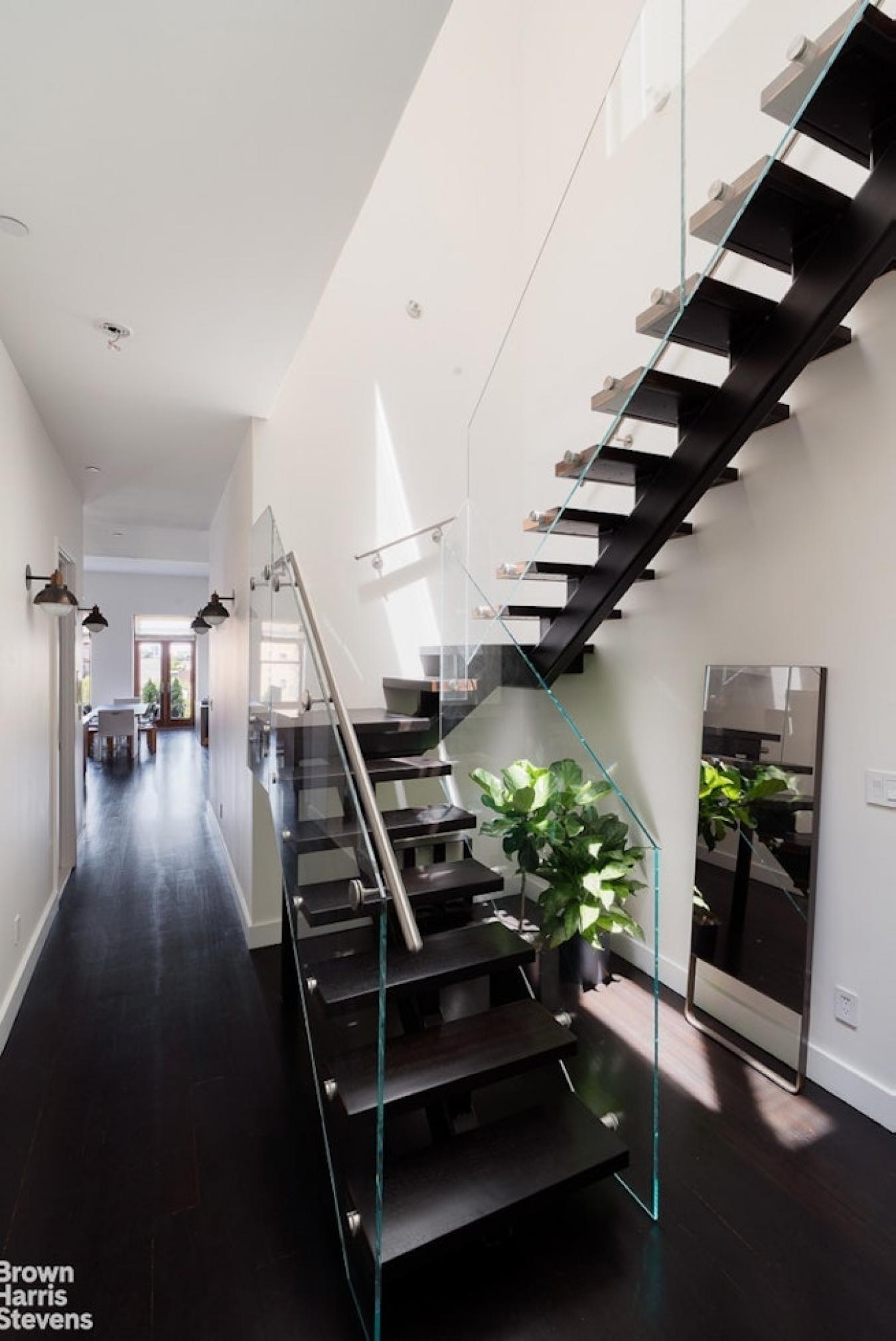 West Village, New York, 10011, United States, 3 Bedrooms Bedrooms, ,2 BathroomsBathrooms,Residential,For Sale,1824309