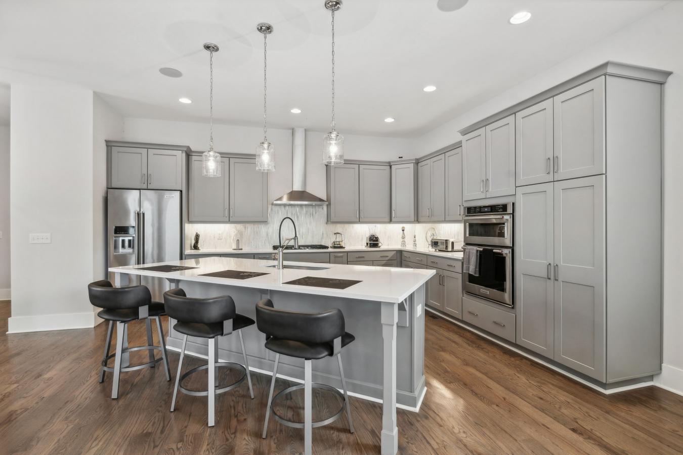 Nashville, Tennessee, 37203, United States, 4 Bedrooms Bedrooms, ,3 BathroomsBathrooms,Residential,For Sale,1824298