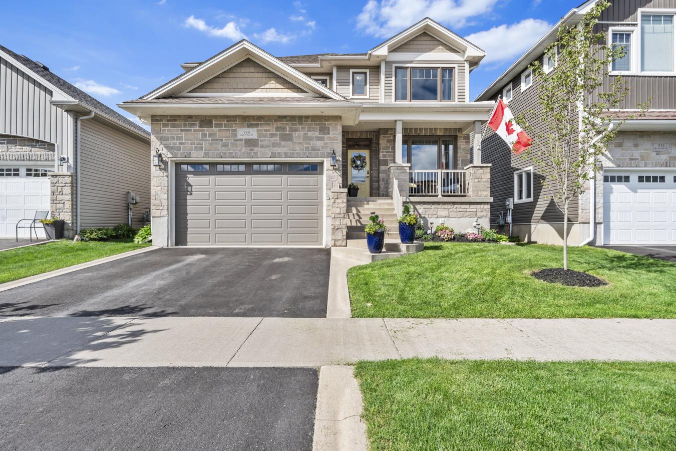 Kingston, Frontenac, K7M 0C9, Canada, 4 Bedrooms Bedrooms, ,3 BathroomsBathrooms,Residential,For Sale,1828825