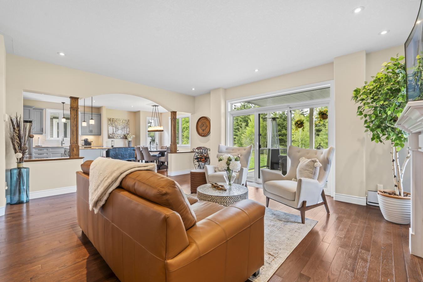 Kingston, Frontenac, K7M 0C9, Canada, 4 Bedrooms Bedrooms, ,3 BathroomsBathrooms,Residential,For Sale,1828825