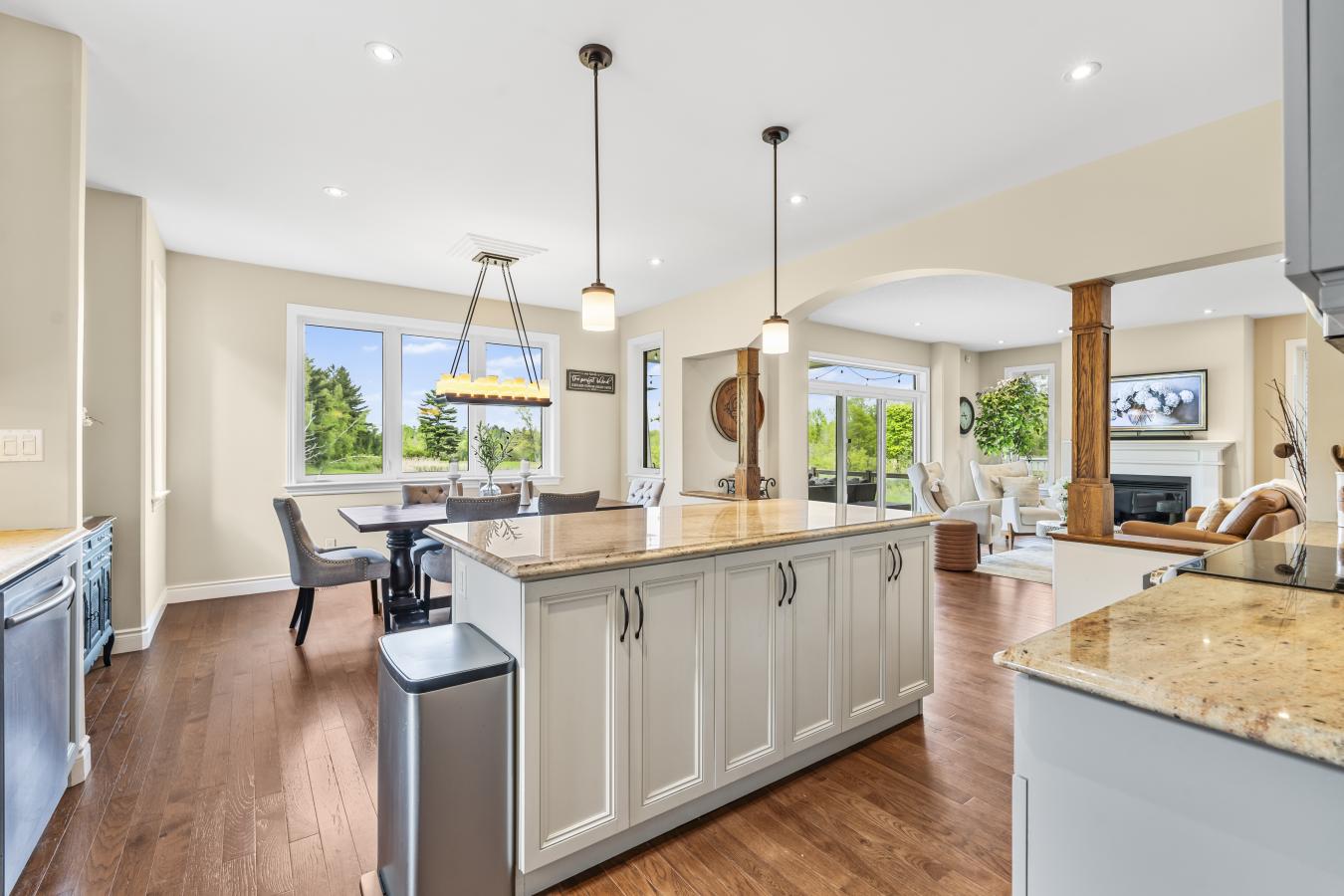 Kingston, Frontenac, K7M 0C9, Canada, 4 Bedrooms Bedrooms, ,3 BathroomsBathrooms,Residential,For Sale,1828825