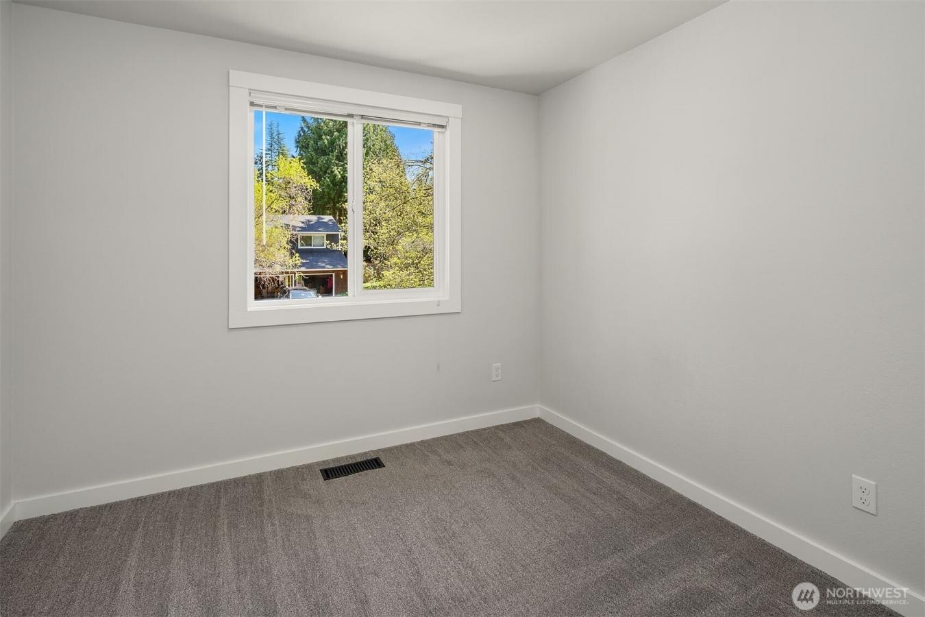 Kirkland, Washington, 98034, United States, 3 Bedrooms Bedrooms, ,1 BathroomBathrooms,Residential,For Sale,1828815