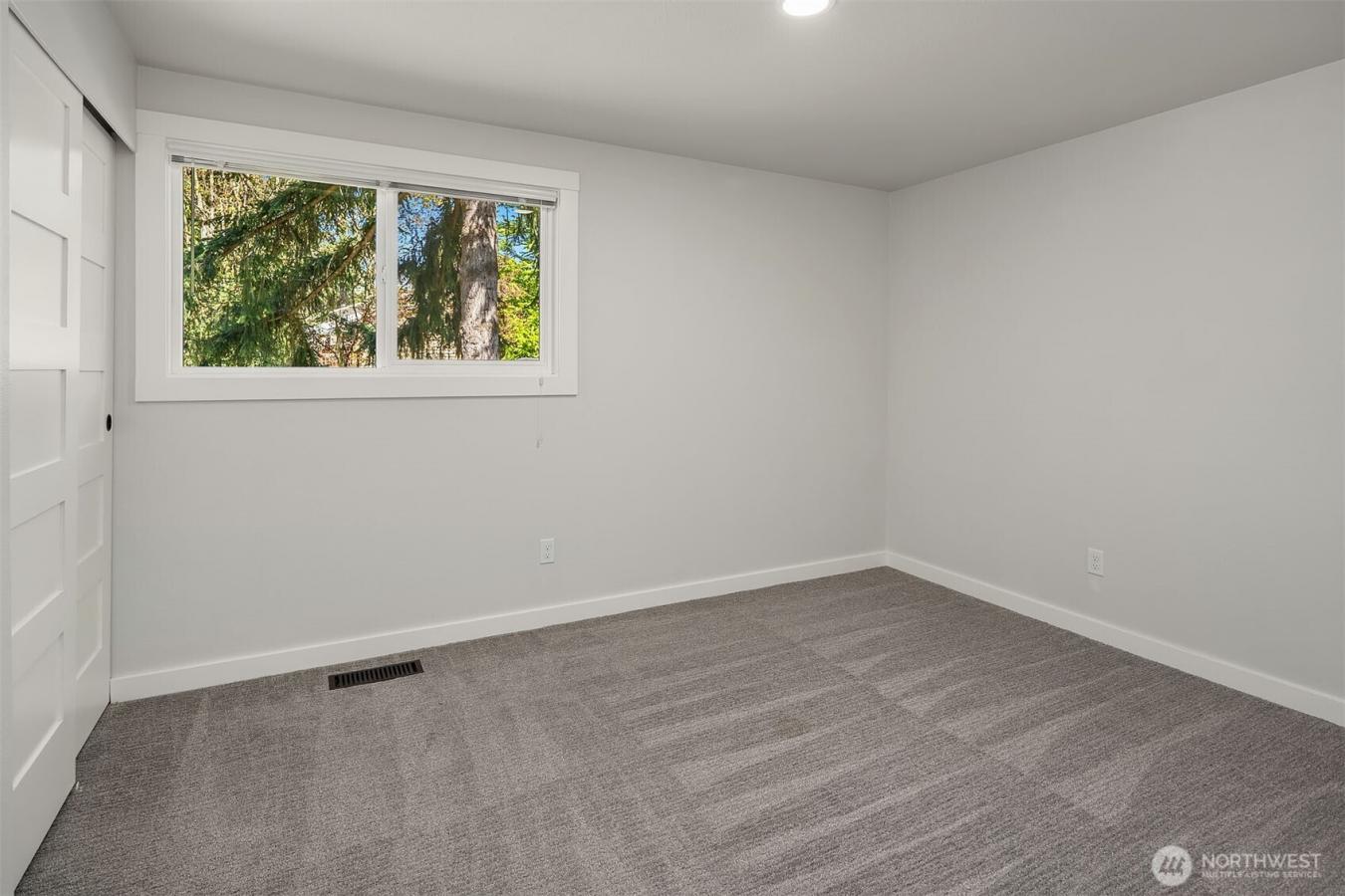 Kirkland, Washington, 98034, United States, 3 Bedrooms Bedrooms, ,1 BathroomBathrooms,Residential,For Sale,1828815