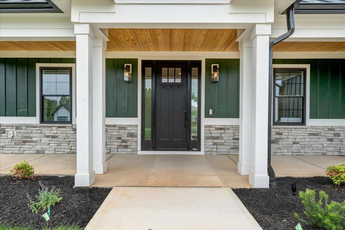 Huddleston, Bedford, 24104, United States, 3 Bedrooms Bedrooms, ,2 BathroomsBathrooms,Residential,For Sale,1828814