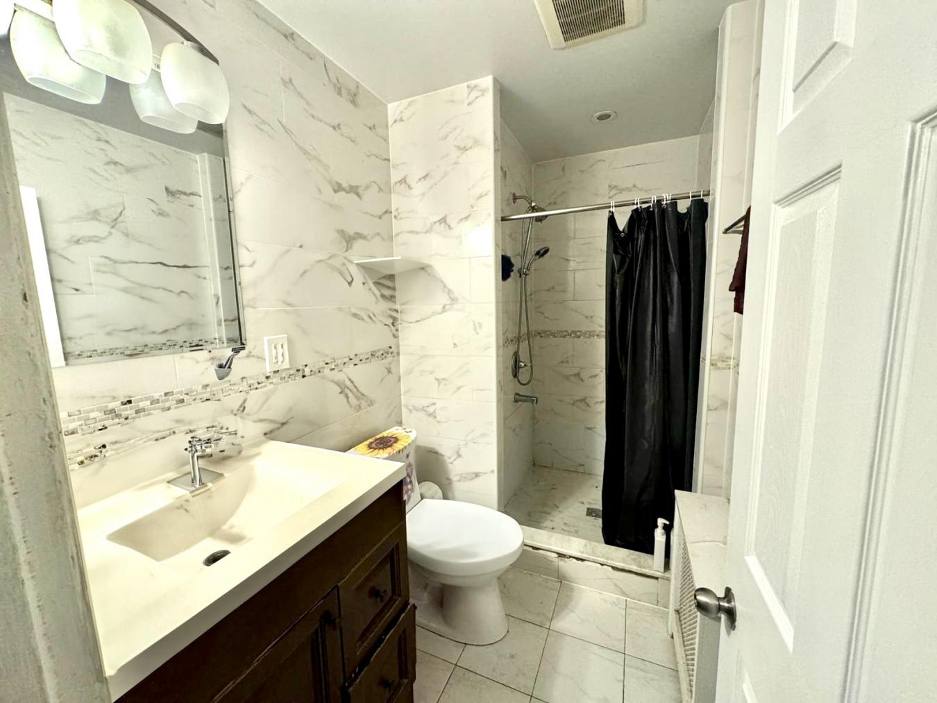 Elmhurst, Queens, 11373, United States, 3 Bedrooms Bedrooms, ,2 BathroomsBathrooms,Residential,For Sale,1828807