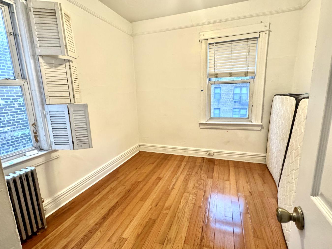 Elmhurst, Queens, 11373, United States, 3 Bedrooms Bedrooms, ,2 BathroomsBathrooms,Residential,For Sale,1828807