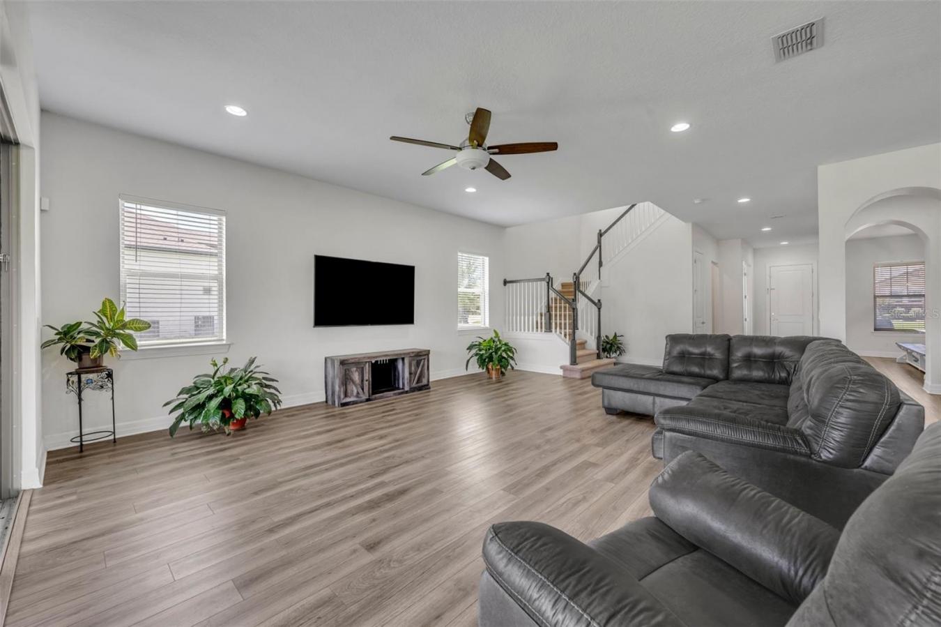 ORLANDO, Florida, 32820, United States, 6 Bedrooms Bedrooms, ,5 BathroomsBathrooms,Residential,For Sale,1828804