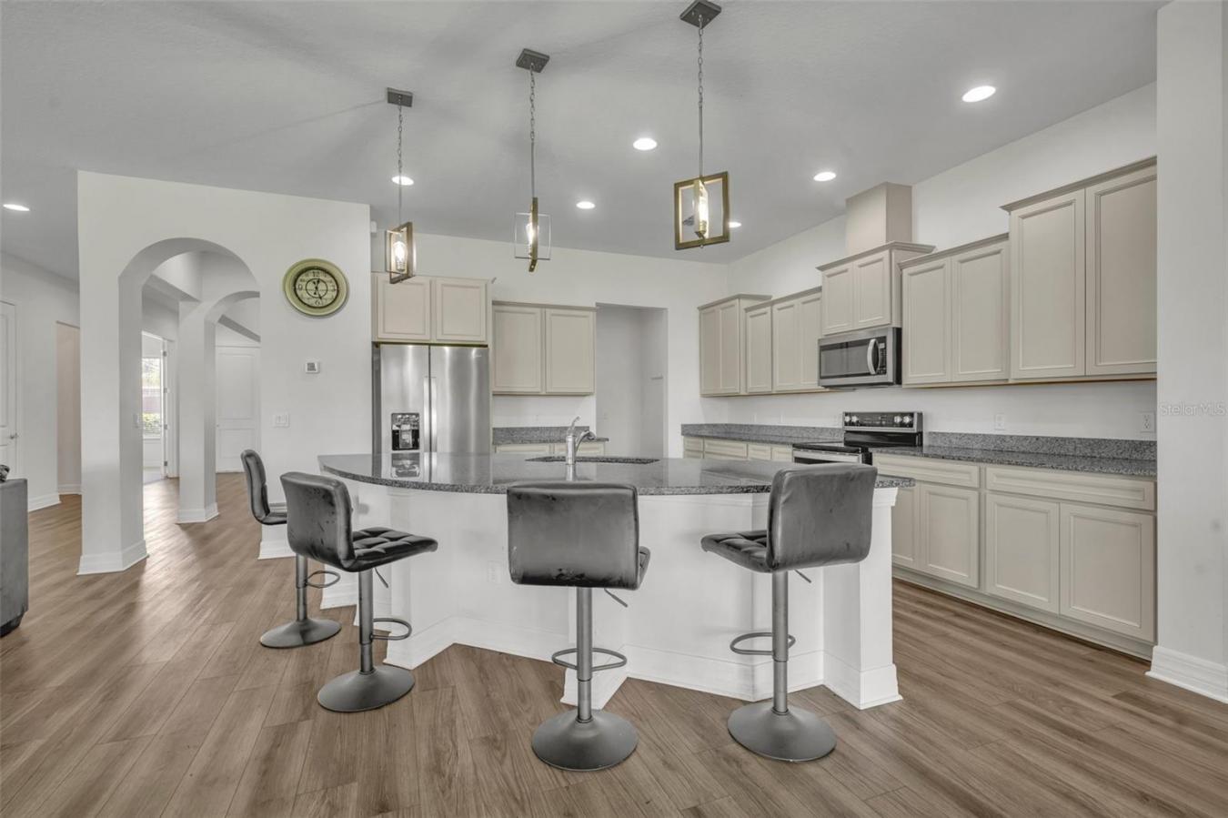 ORLANDO, Florida, 32820, United States, 6 Bedrooms Bedrooms, ,5 BathroomsBathrooms,Residential,For Sale,1828804