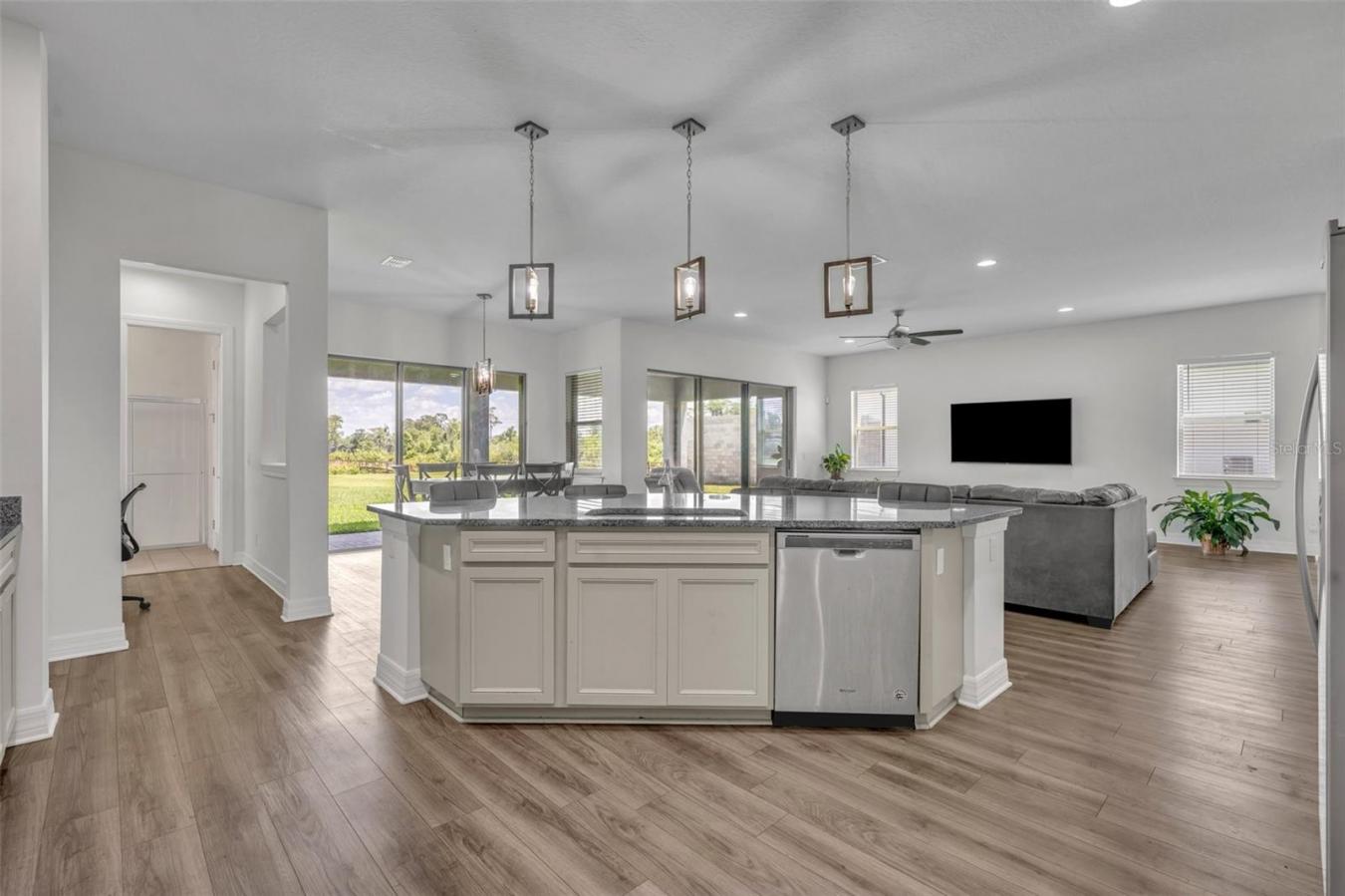 ORLANDO, Florida, 32820, United States, 6 Bedrooms Bedrooms, ,5 BathroomsBathrooms,Residential,For Sale,1828804