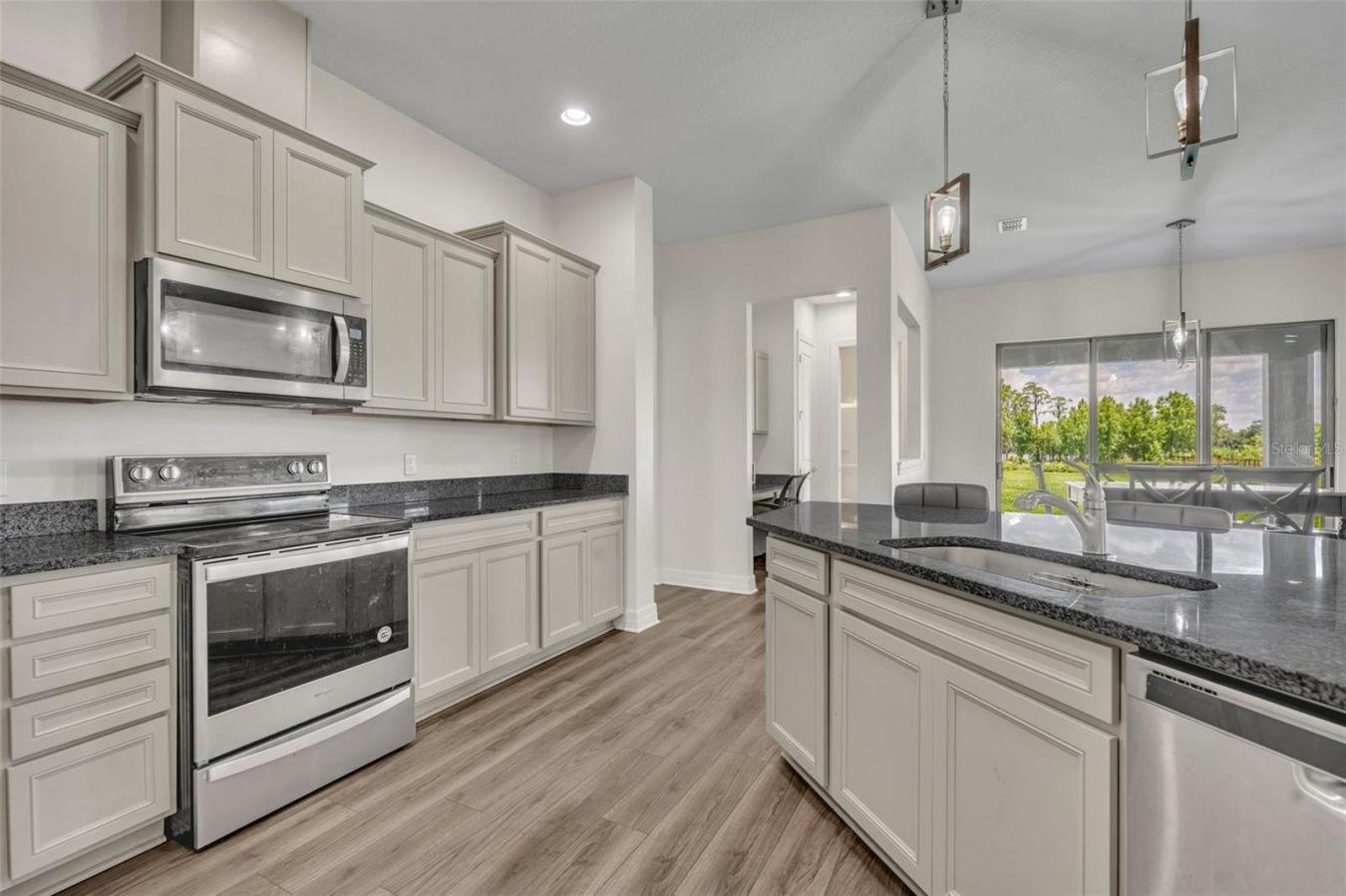 ORLANDO, Florida, 32820, United States, 6 Bedrooms Bedrooms, ,5 BathroomsBathrooms,Residential,For Sale,1828804