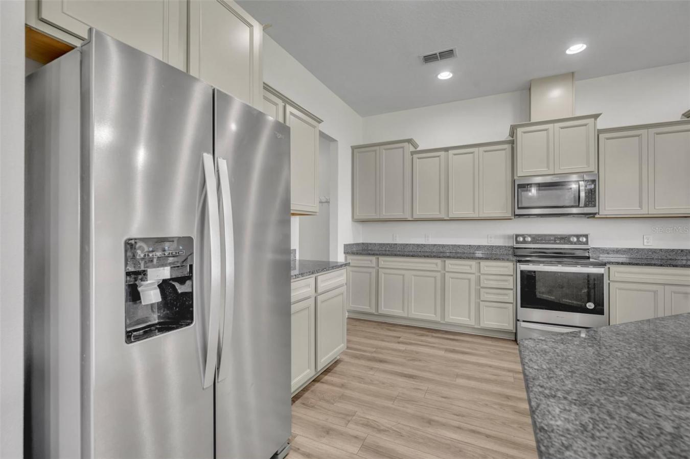ORLANDO, Florida, 32820, United States, 6 Bedrooms Bedrooms, ,5 BathroomsBathrooms,Residential,For Sale,1828804