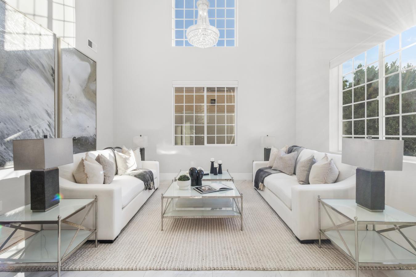 Phoenix, Maricopa, 85012, United States, 5 Bedrooms Bedrooms, ,5 BathroomsBathrooms,Residential,For Sale,1883781