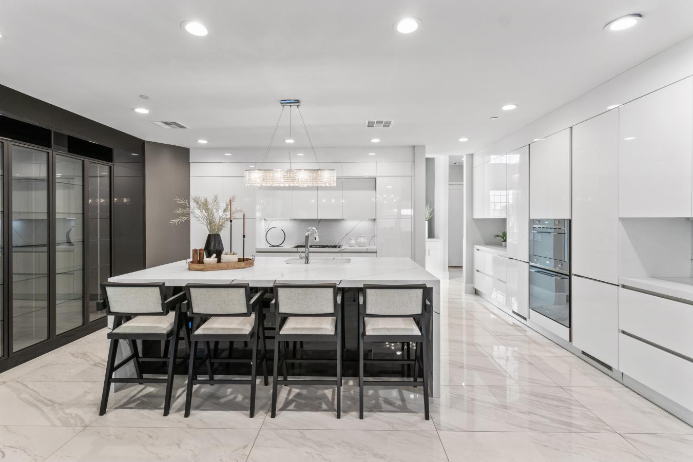 Phoenix, Maricopa, 85012, United States, 5 Bedrooms Bedrooms, ,5 BathroomsBathrooms,Residential,For Sale,1883781