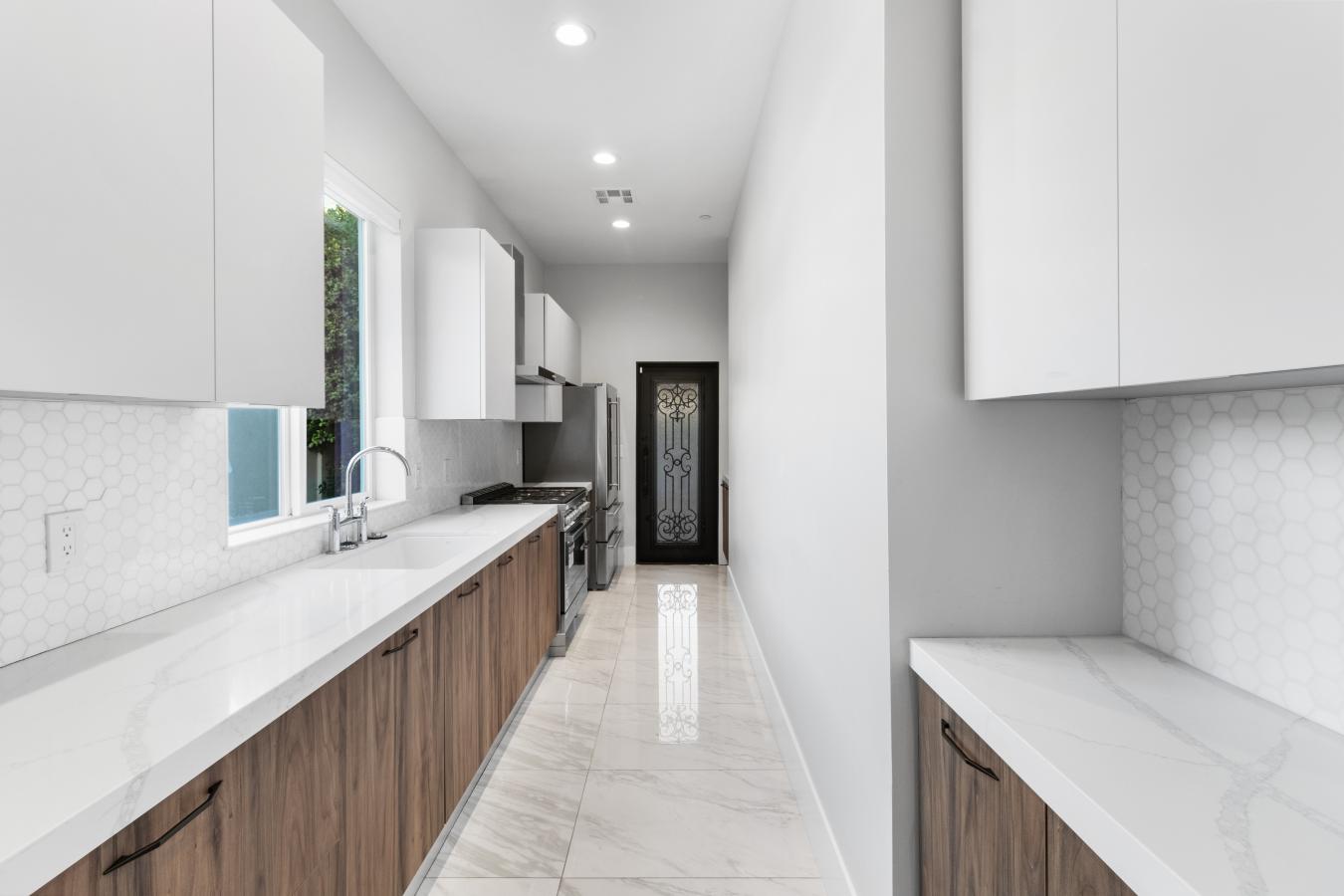 Phoenix, Maricopa, 85012, United States, 5 Bedrooms Bedrooms, ,5 BathroomsBathrooms,Residential,For Sale,1883781