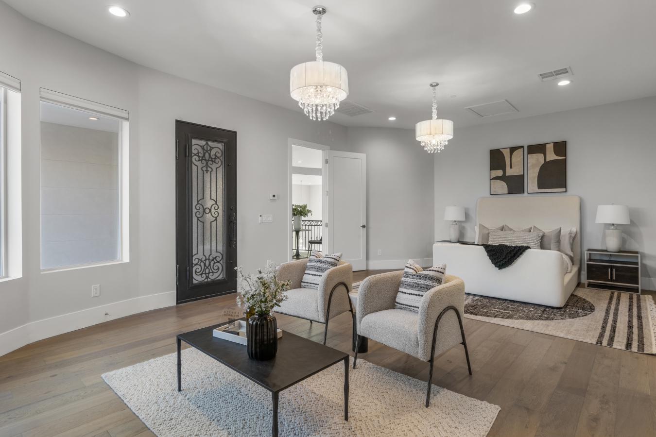 Phoenix, Maricopa, 85012, United States, 5 Bedrooms Bedrooms, ,5 BathroomsBathrooms,Residential,For Sale,1883781