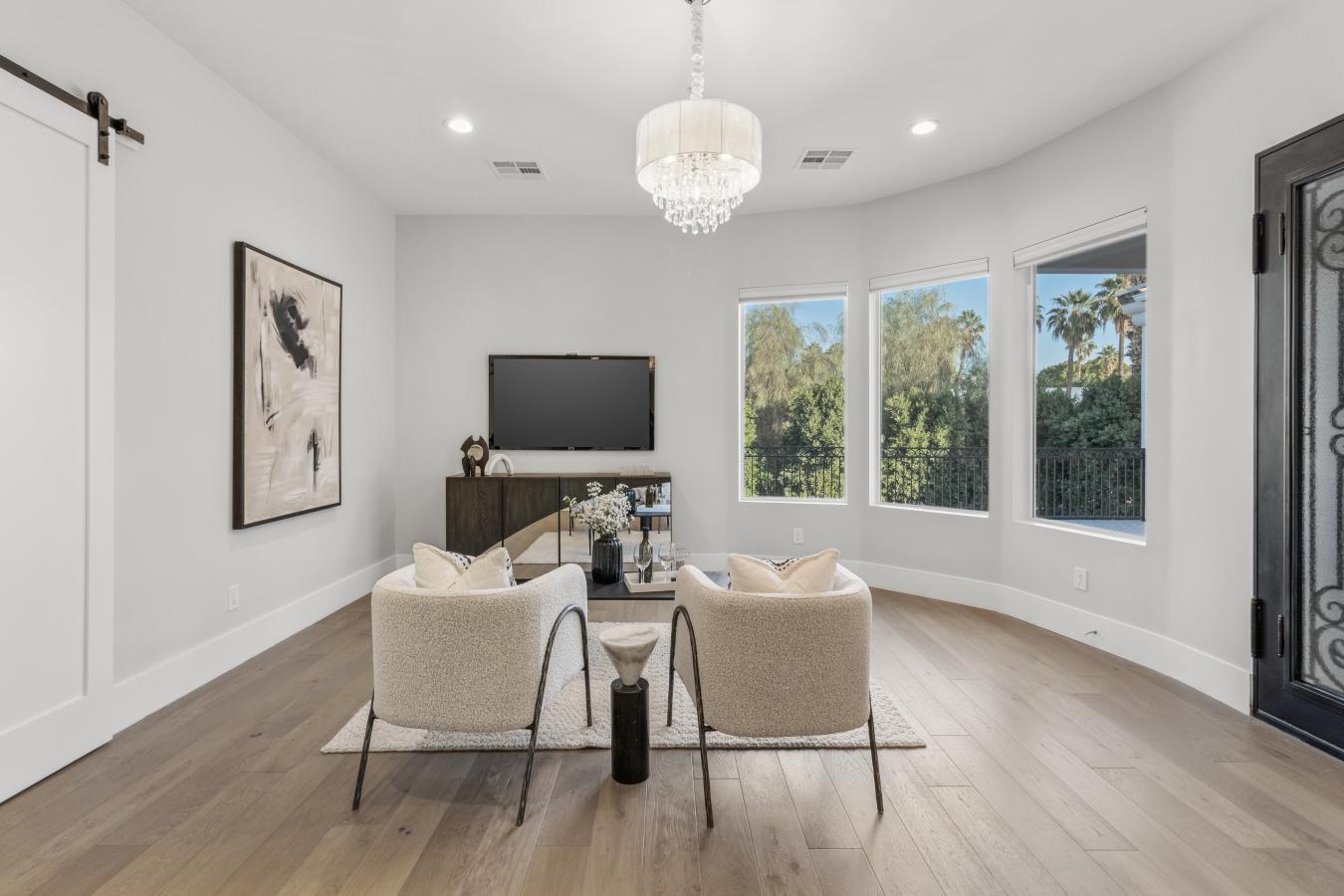 Phoenix, Maricopa, 85012, United States, 5 Bedrooms Bedrooms, ,5 BathroomsBathrooms,Residential,For Sale,1883781