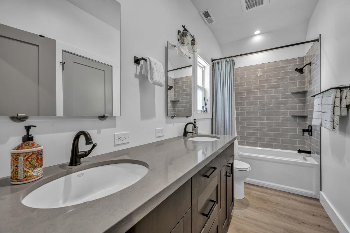 Homewood, Placer, 96142, United States, 3 Bedrooms Bedrooms, ,2 BathroomsBathrooms,Residential,For Sale,1828800