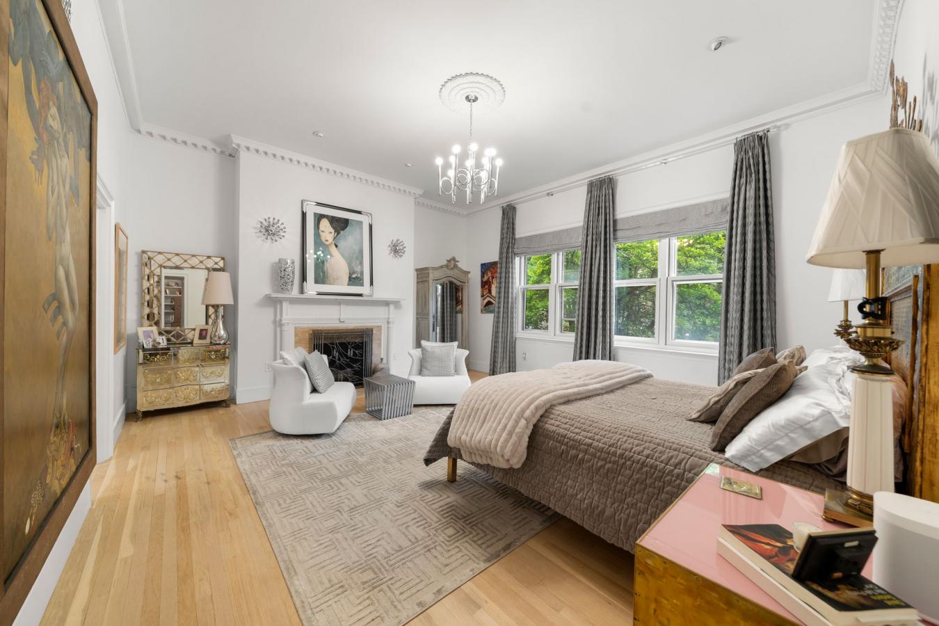 Boston, Massachusetts, 02116, United States, 2 Bedrooms Bedrooms, ,2 BathroomsBathrooms,Residential,For Sale,1829790