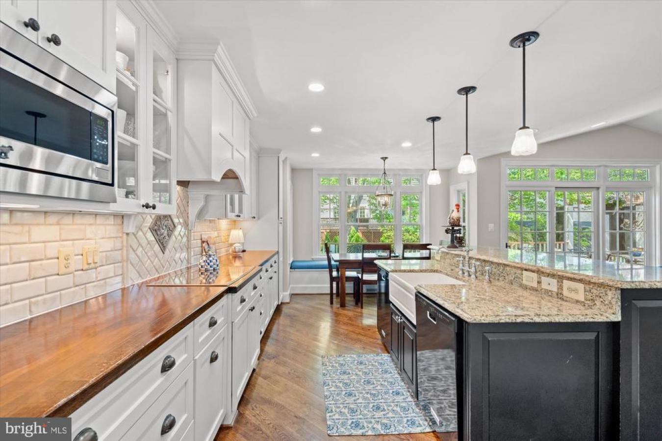 Arlington, Virginia, 22207, United States, 4 Bedrooms Bedrooms, ,5 BathroomsBathrooms,Residential,For Sale,1829789