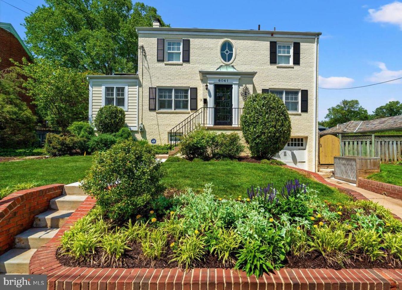 Arlington, Virginia, 22207, United States, 4 Bedrooms Bedrooms, ,5 BathroomsBathrooms,Residential,For Sale,1829789