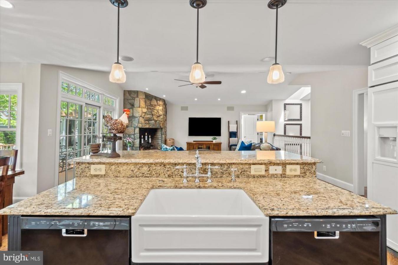 Arlington, Virginia, 22207, United States, 4 Bedrooms Bedrooms, ,5 BathroomsBathrooms,Residential,For Sale,1829789