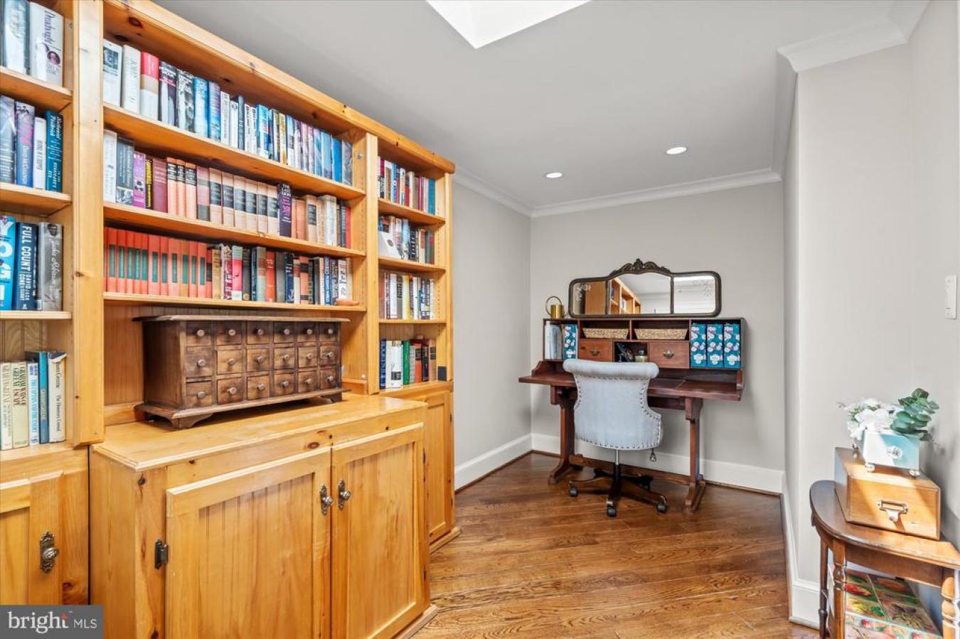 Arlington, Virginia, 22207, United States, 4 Bedrooms Bedrooms, ,5 BathroomsBathrooms,Residential,For Sale,1829789