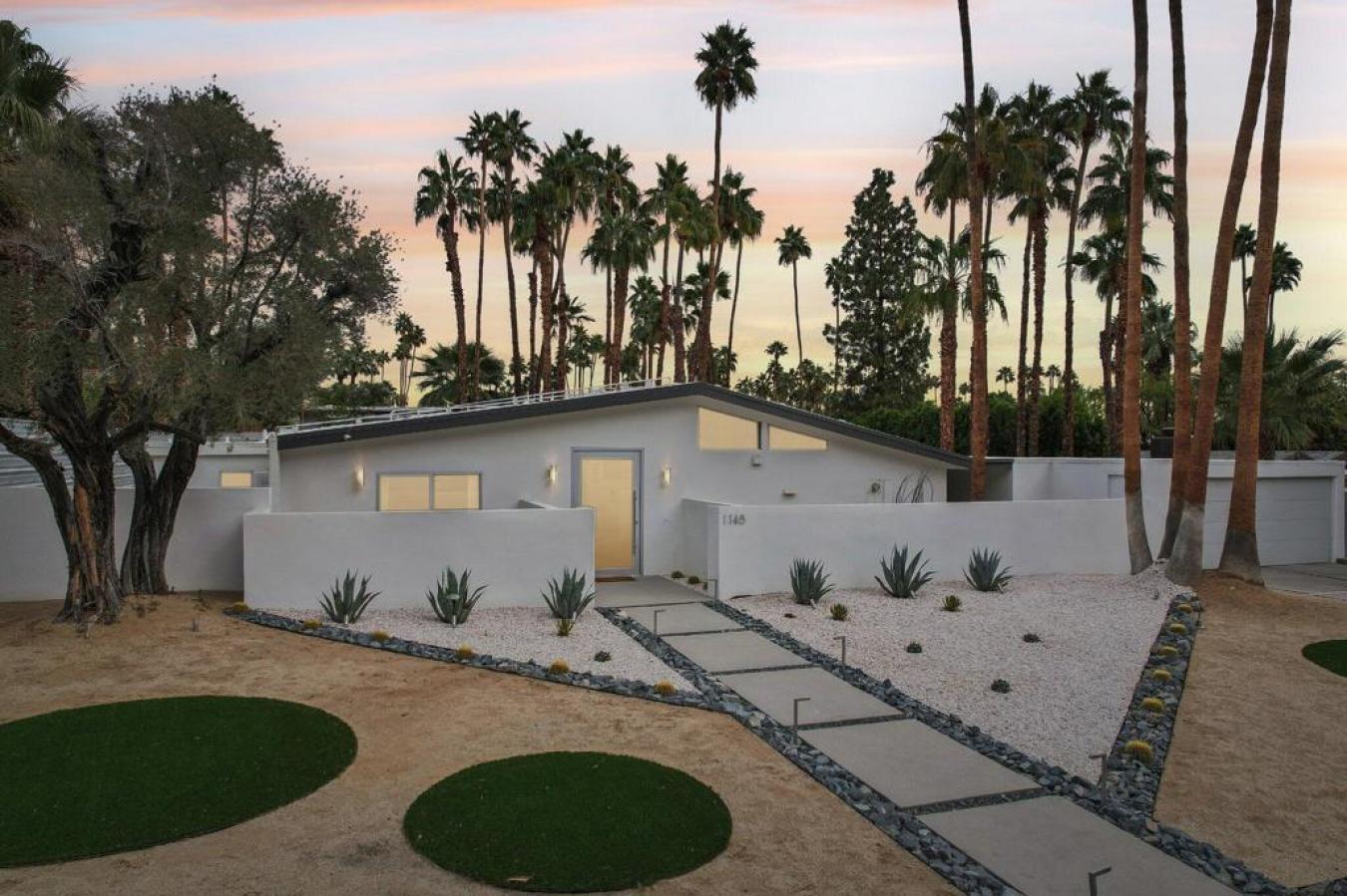 Palm Springs, California, 92262, United States, 3 Bedrooms Bedrooms, ,4 BathroomsBathrooms,Residential,For Sale,1829787