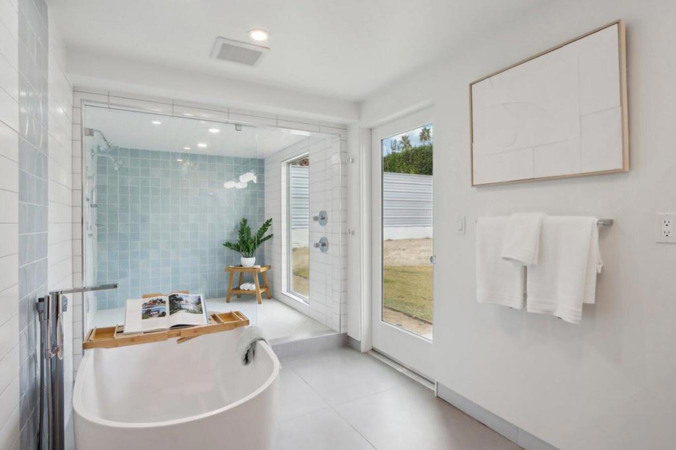 Palm Springs, California, 92262, United States, 3 Bedrooms Bedrooms, ,4 BathroomsBathrooms,Residential,For Sale,1829787
