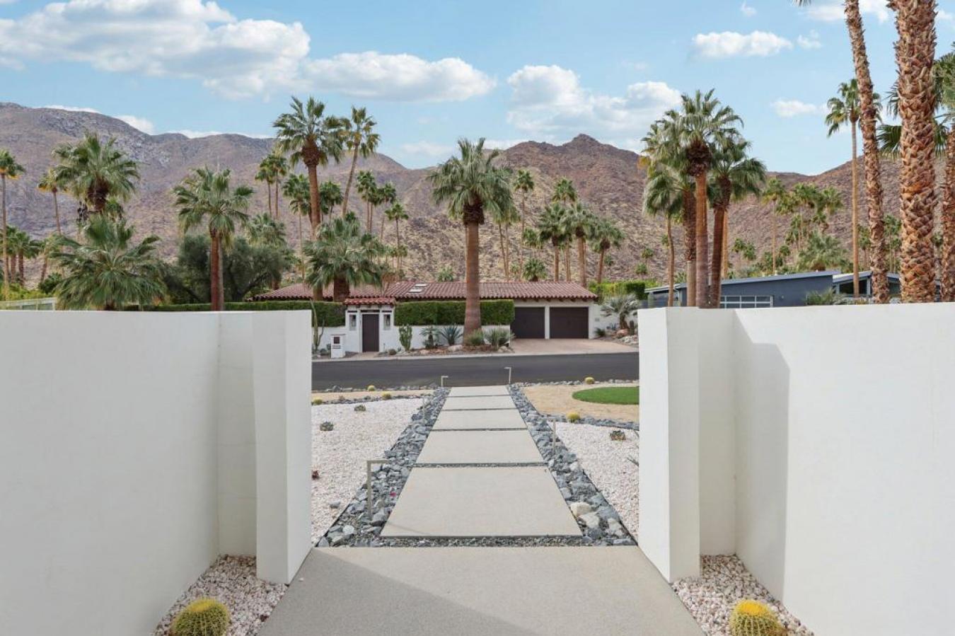 Palm Springs, California, 92262, United States, 3 Bedrooms Bedrooms, ,4 BathroomsBathrooms,Residential,For Sale,1829787