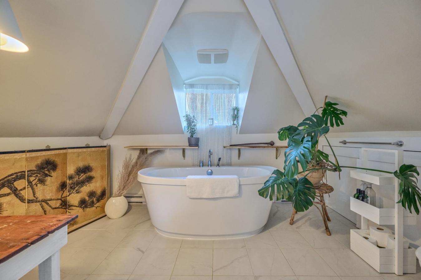 North Vancouver, BC, Canada, 3 Bedrooms Bedrooms, ,3 BathroomsBathrooms,Residential,For Sale,1829783