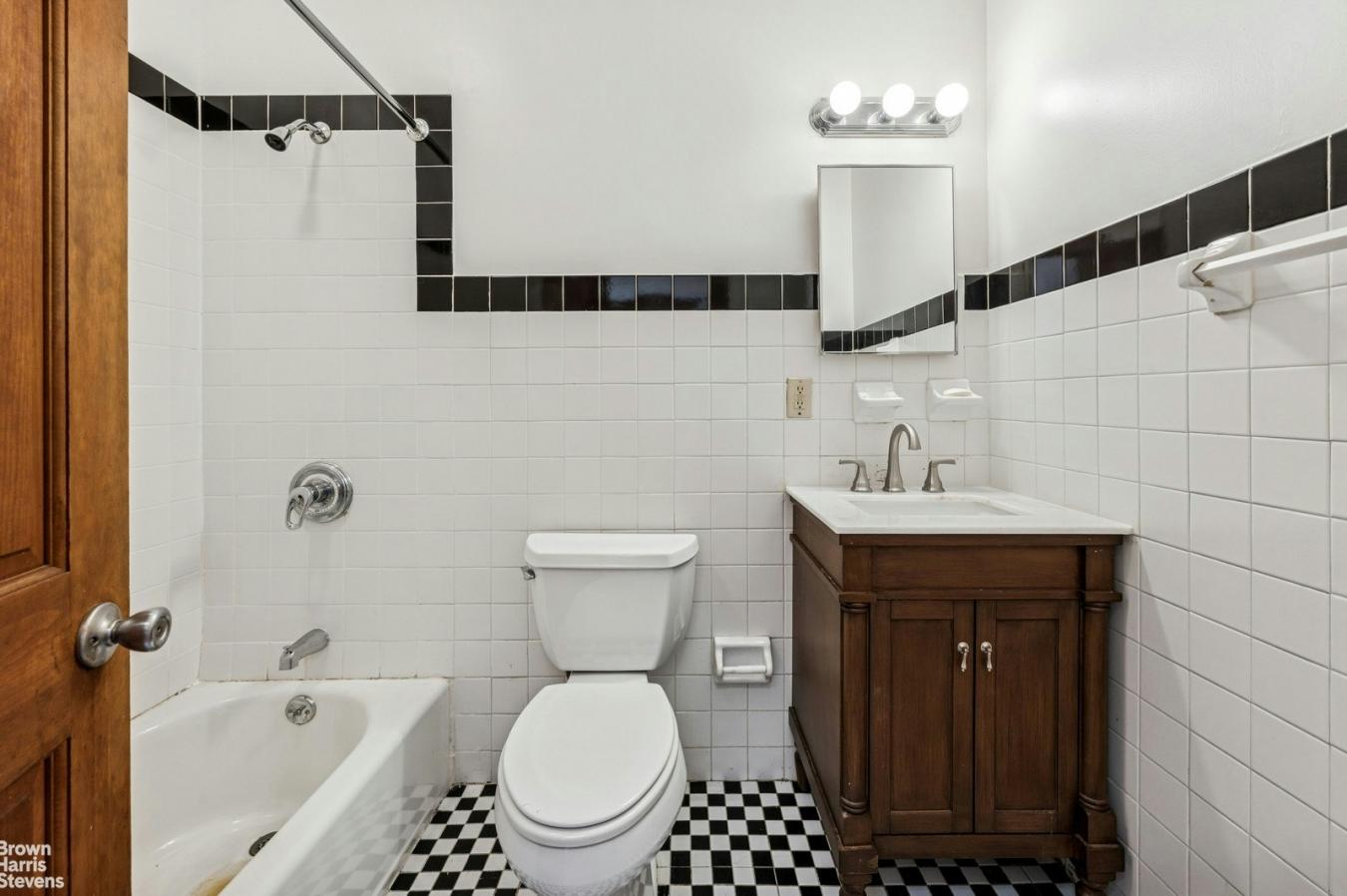 South Harlem, New York, 10026, United States, 5 Bedrooms Bedrooms, ,5 BathroomsBathrooms,Residential,For Sale,1828790