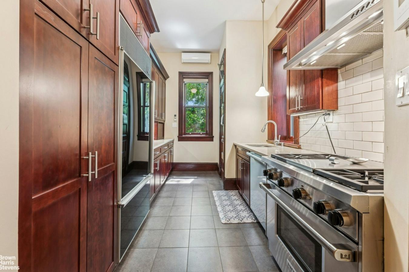 South Harlem, New York, 10026, United States, 5 Bedrooms Bedrooms, ,5 BathroomsBathrooms,Residential,For Sale,1828790