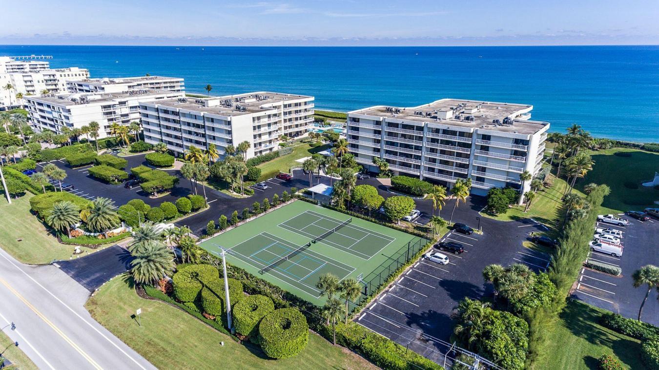 Palm Beach, Florida, 33480, United States, 2 Bedrooms Bedrooms, ,2 BathroomsBathrooms,Residential,For Sale,1828783