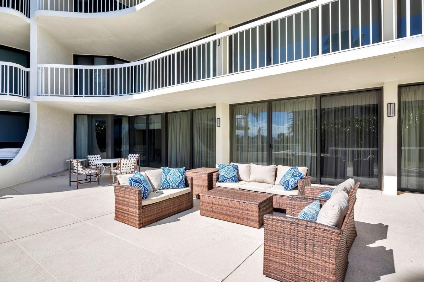 Palm Beach, Florida, 33480, United States, 2 Bedrooms Bedrooms, ,2 BathroomsBathrooms,Residential,For Sale,1828783