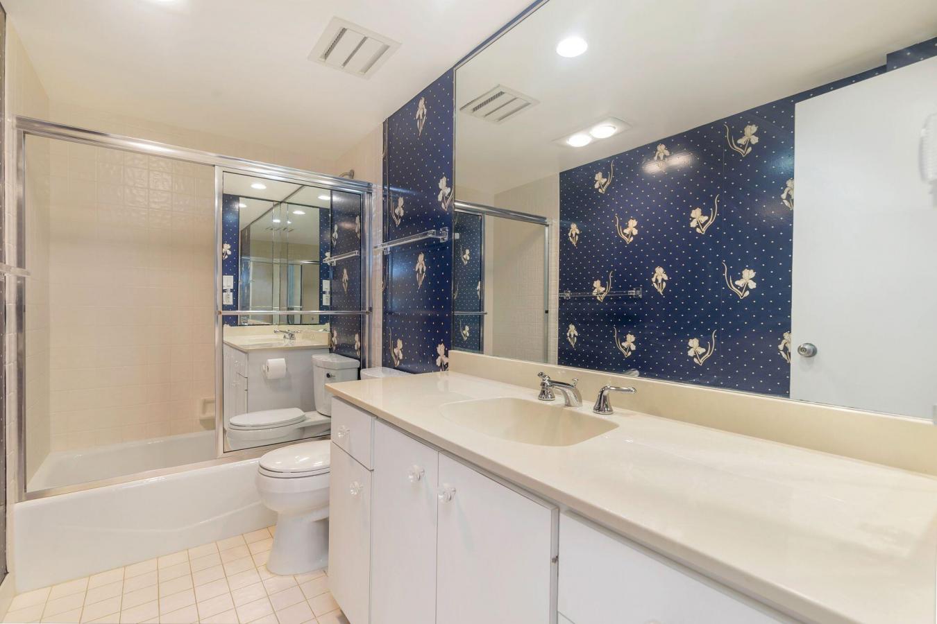 Palm Beach, Florida, 33480, United States, 2 Bedrooms Bedrooms, ,2 BathroomsBathrooms,Residential,For Sale,1828783