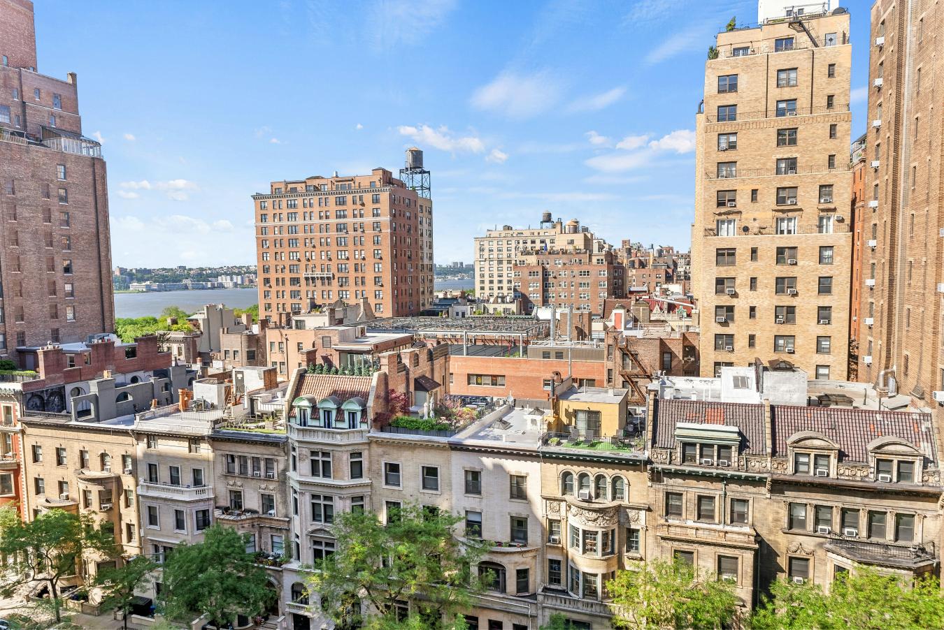 New York, New York, 10023, United States, 2 Bedrooms Bedrooms, ,1 BathroomBathrooms,Residential,For Sale,1828781