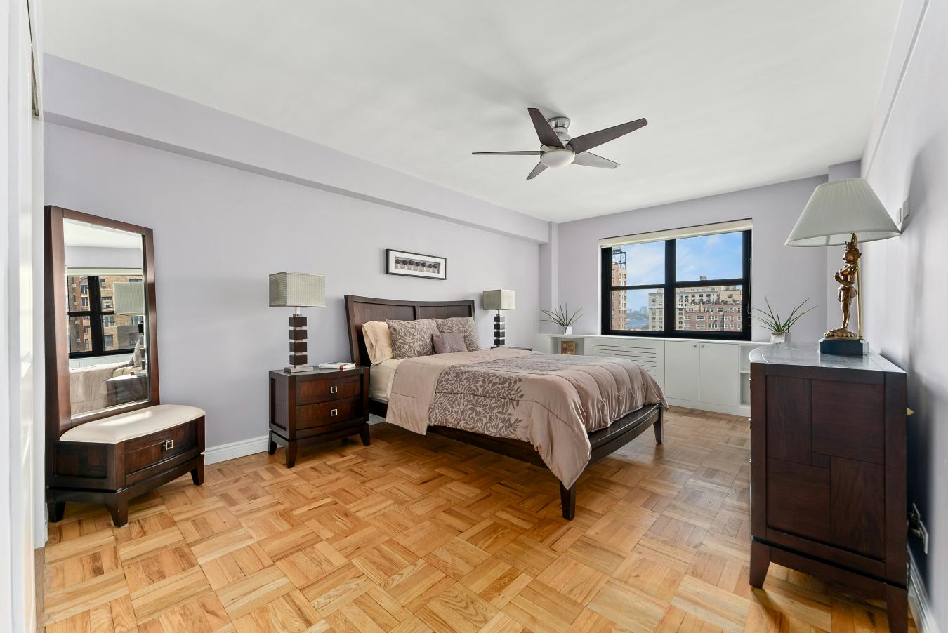 New York, New York, 10023, United States, 2 Bedrooms Bedrooms, ,1 BathroomBathrooms,Residential,For Sale,1828781